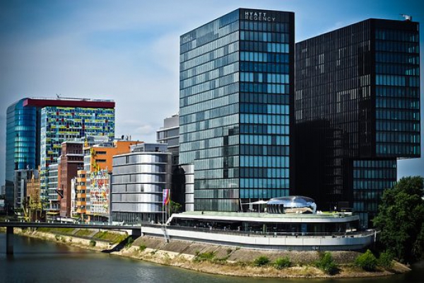 商場(chǎng)空調(diào)節(jié)能監(jiān)控系統(tǒng)改造